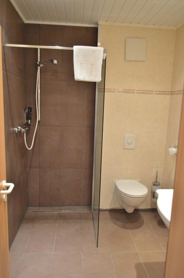 Hotel B8 Voerde ภายนอก รูปภาพ