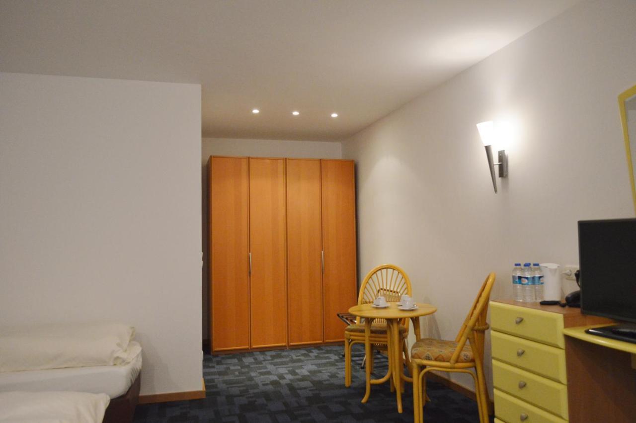 Hotel B8 Voerde ภายนอก รูปภาพ
